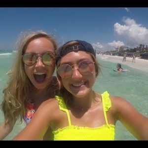 Meet your Posher, Riley